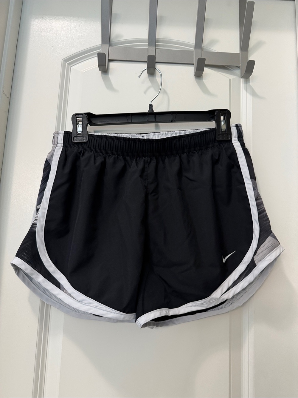 Women's Nike Tempo Dri-FIT Mid-Rise Running Shorts